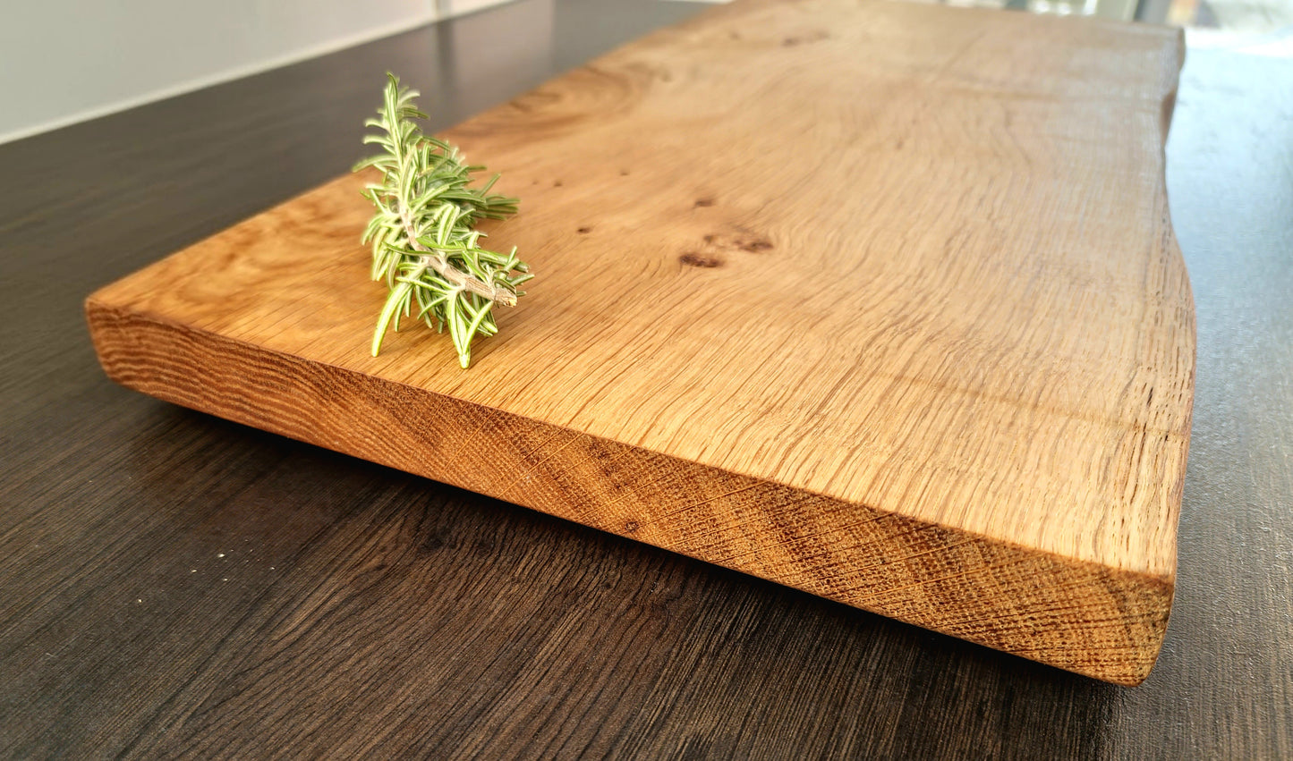 Oak Live Edge. Edge Grain