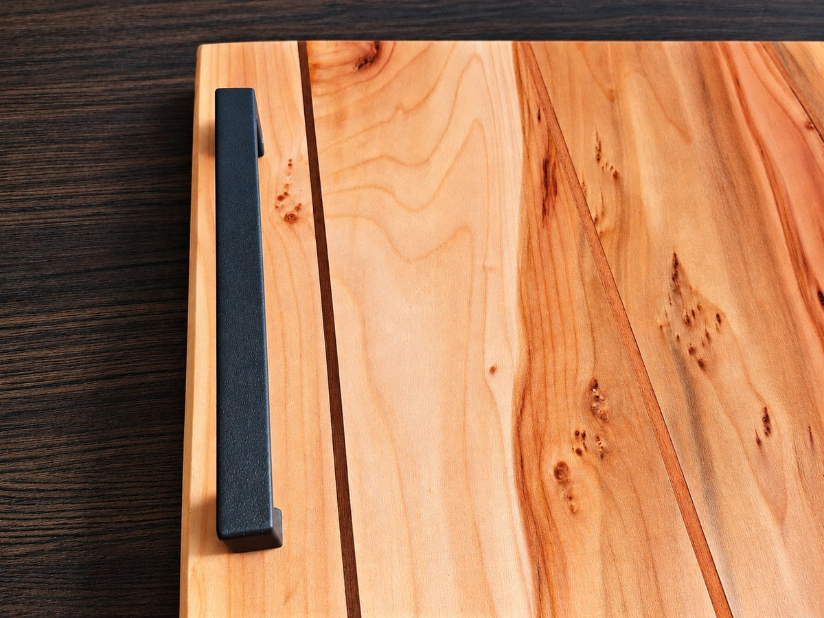 Solid willow serving tray